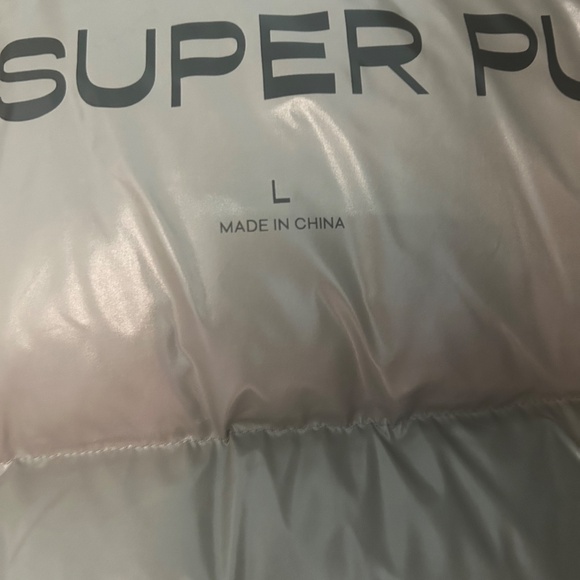 Aritzia SuperPuff- The Super Resort High Gloss Jacket - Picture 7 of 10